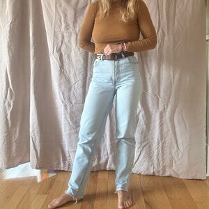 Light wash vintage Levi’s 501 high waisted made in Canada 1990